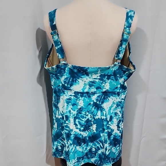 Stylish Blue Tie-Dye Tank Top - Picture 5 of 5